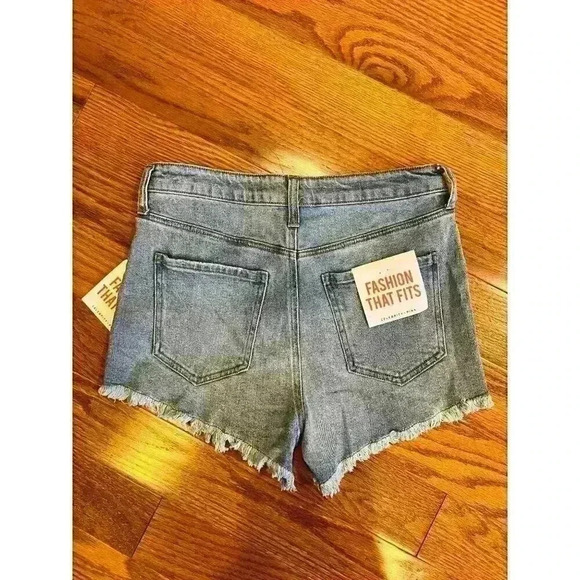 NWT Celebrity Pink High-Rise Frayed Denim Shorts 7/28 - Picture 5 of 5